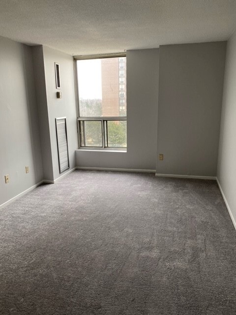 Photo du bâtiment - Forest Park Circle Ltd.