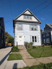 Building Photo - 623 Cherry St
