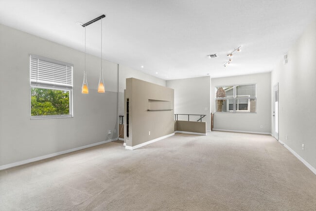 Building Photo - 3116 Grandiflora Dr