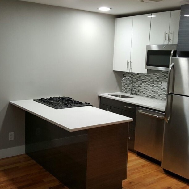 Building Photo - 288 Eldert St