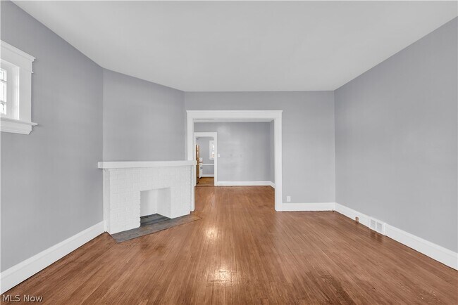 Foto del edificio - 1239 W 115th St