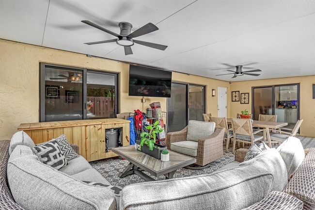 Building Photo - 923 Springdale Cir