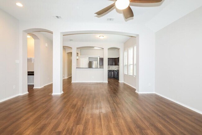 Building Photo - 992 Northampton Dr