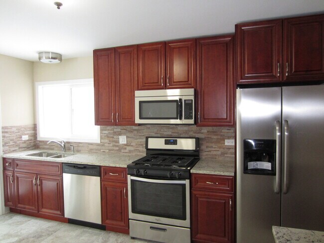 Building Photo - 148 Regency Dr
