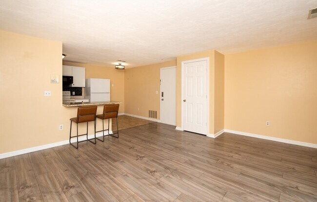 Foto del edificio - 1585 Braley Rd