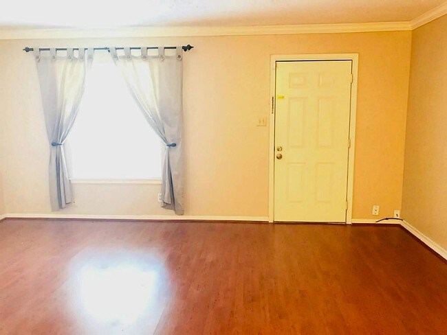 Building Photo - 1405 Shadowdale Dr