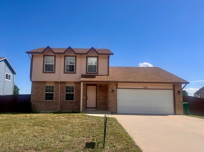 4 Bedroom Home in Fountain Valley Ranch - 4 Bedroom Home in Fountain Valley Ranch