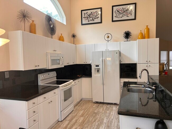 Foto del edificio - 8884 Shoal Creek Ln