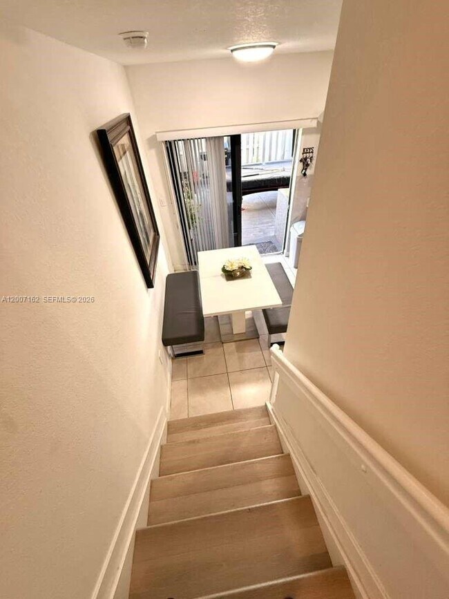 Foto del edificio - 470 NE 12th St