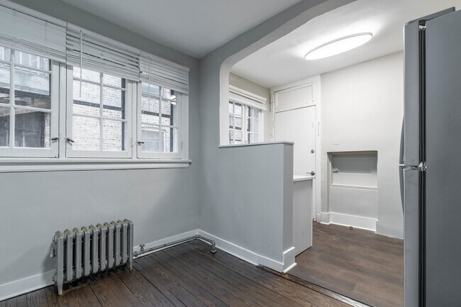 Foto del edificio - 7422 N Damen Ave