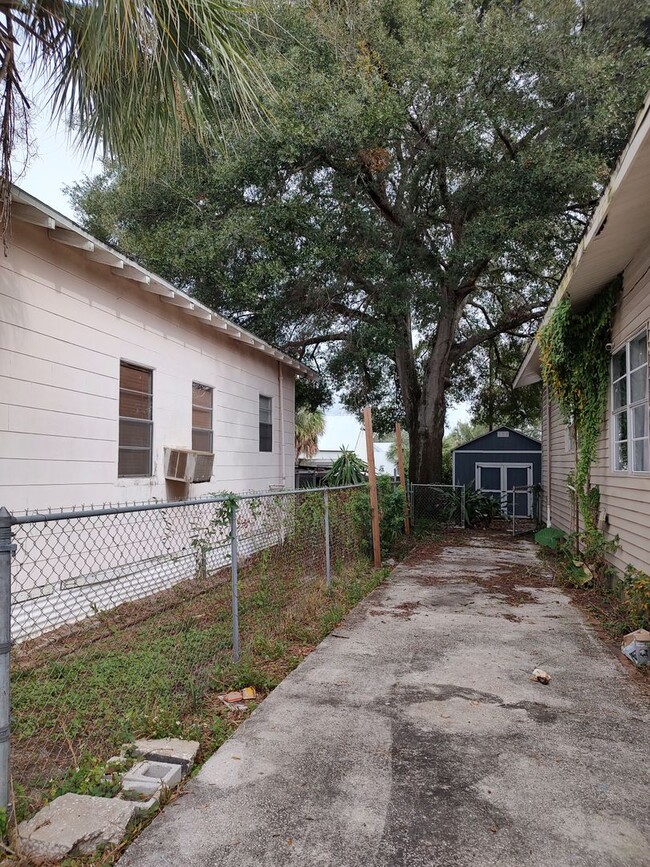 Building Photo - Historic Ybor City Home