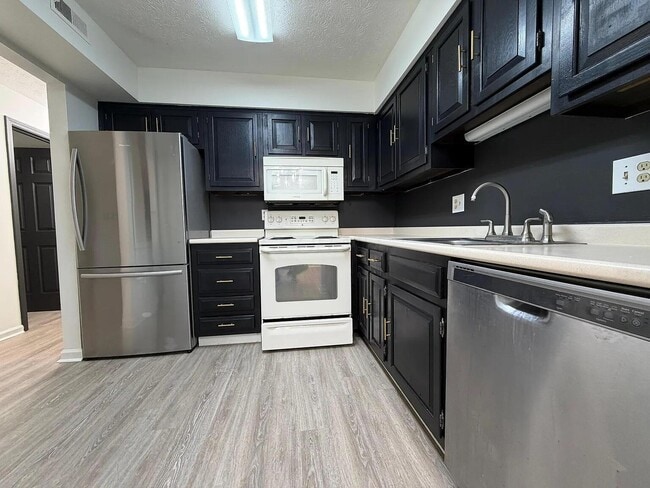 Building Photo - 5285 Portland St