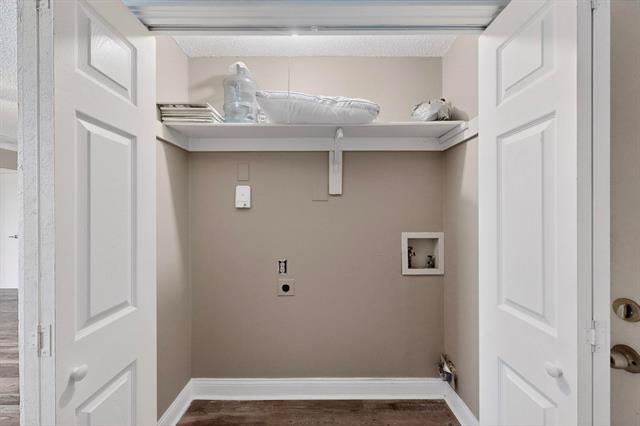 Foto del edificio - 2200 E Trinity Mls Rd