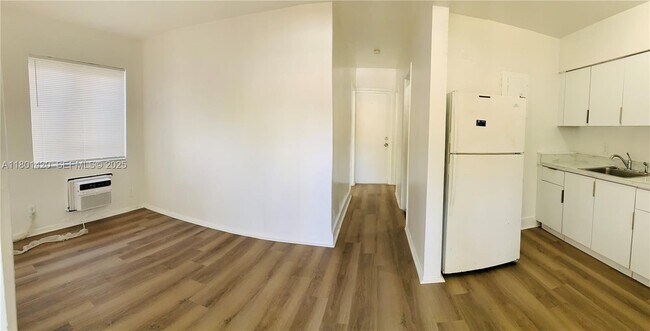 Foto del edificio - 691 NE 86th St