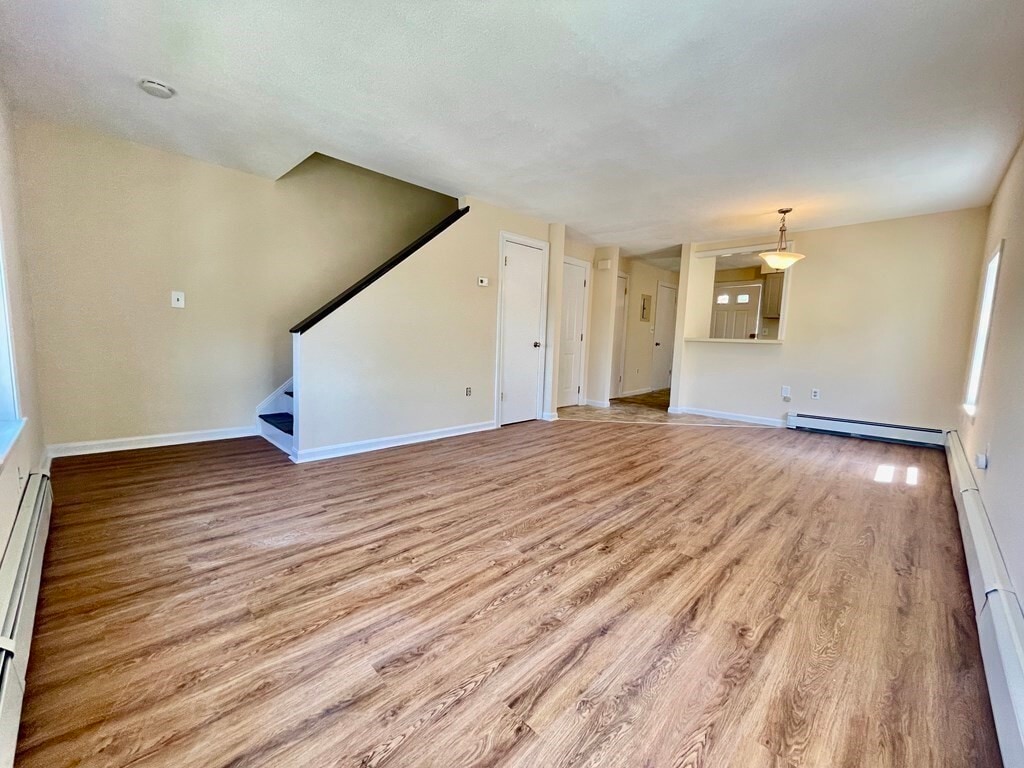 Primary Photo - 6 Forestdale Rd