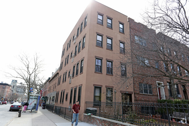Building Photo - 446 Court St