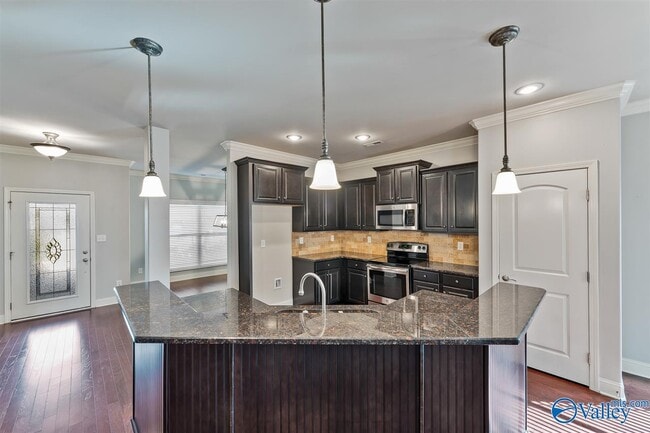 Building Photo - 3028 Greenway Cir SE
