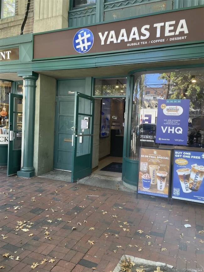 Foto del edificio - 62 Middle Neck Rd