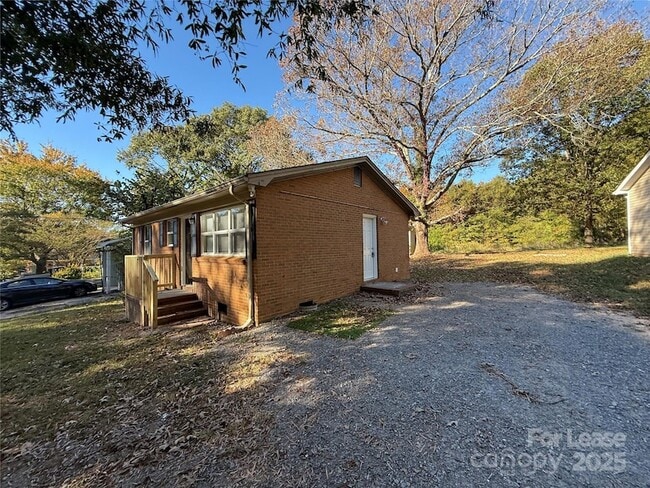 Foto del edificio - 431 Red Tip Ln