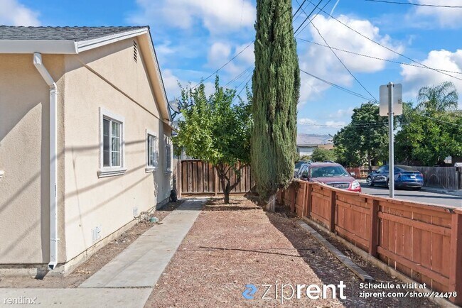 Foto del edificio - 2 br, 1 bath House - 2383 Summer St, San J...