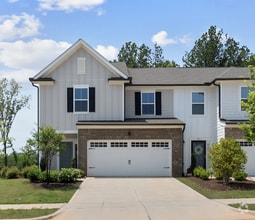 Building Photo - 319 Glen Clova Dr