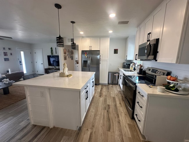 Photo - 920 E Colter St House