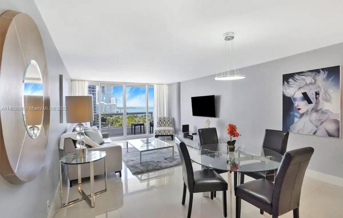 Foto principal - 1717 N Bayshore Dr