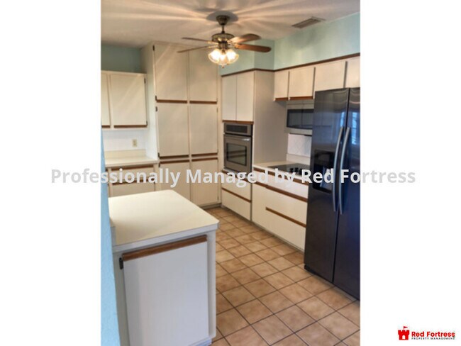 Foto del edificio - 1438 Collins Rd