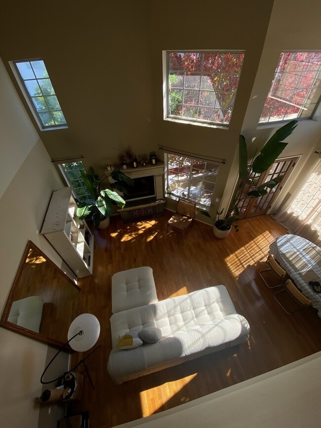 Building Photo - 11831 Courtleigh Dr