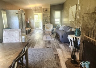 Building Photo - 262 Mantle Rd