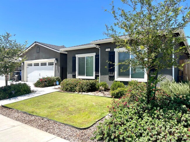 Building Photo - 2282 W Mallard Way