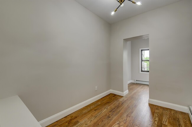 Building Photo - 333 Princeton Ave