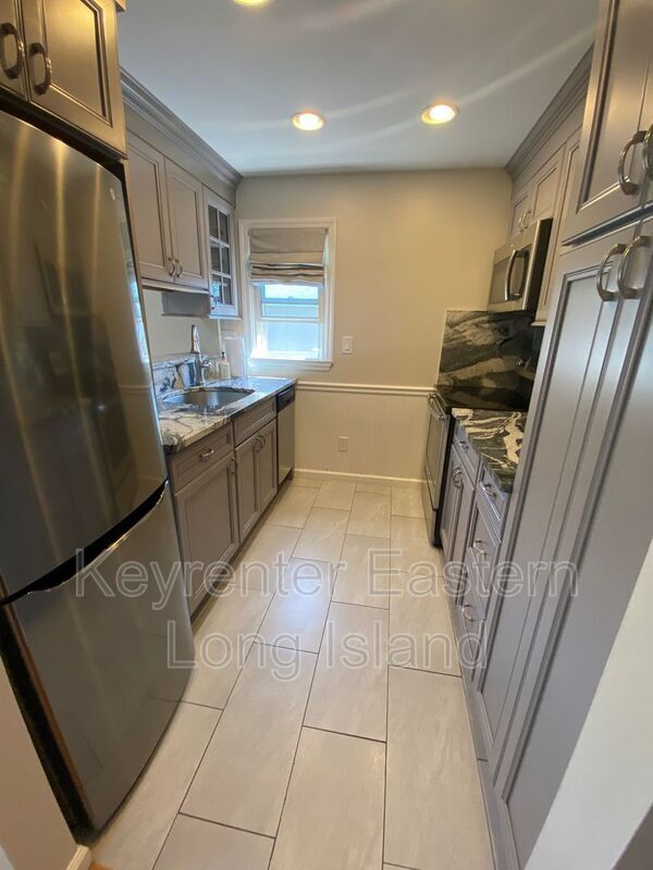 Foto del edificio - 24 Laurelton Ave