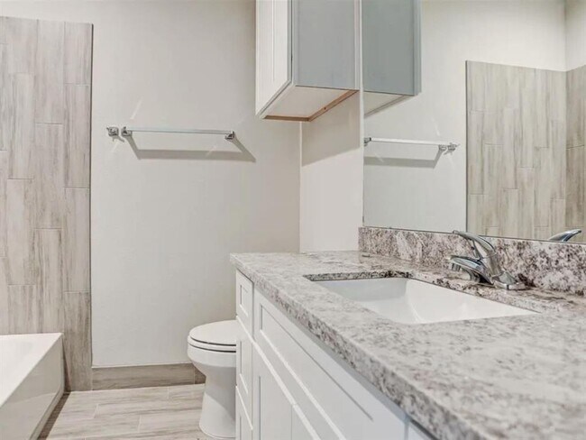 Foto del edificio - 4425 Clover St