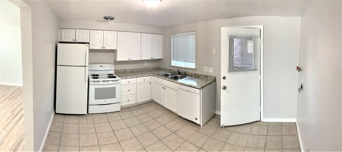 Primary Photo - 4583 Everett St