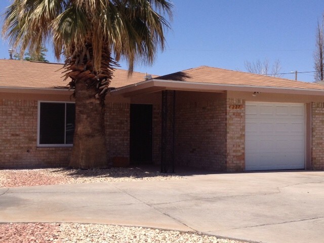 Building Photo - 227 Palmary Dr