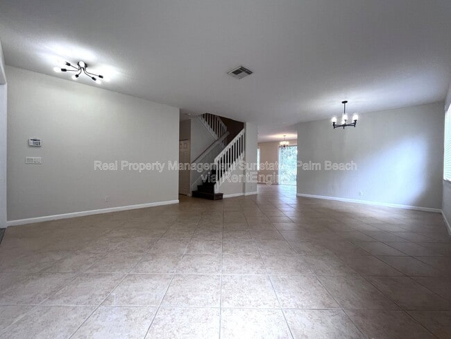 Building Photo - 6786 Aliso Ave