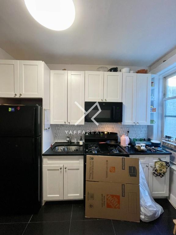 Foto del edificio - 4 bedroom in BROOKLYN NY 11216