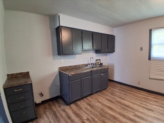 Building Photo - 1112 Glenwood Dr
