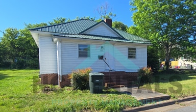 Building Photo - 1314 Front St