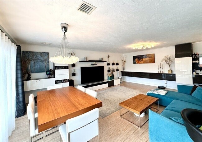 Foto del edificio - 1206 Greendale Ave