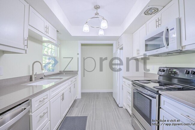 Building Photo - 640 E 3990 S