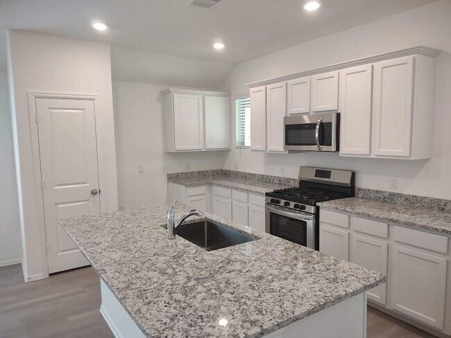 Building Photo - 1420 Cantabria Ct