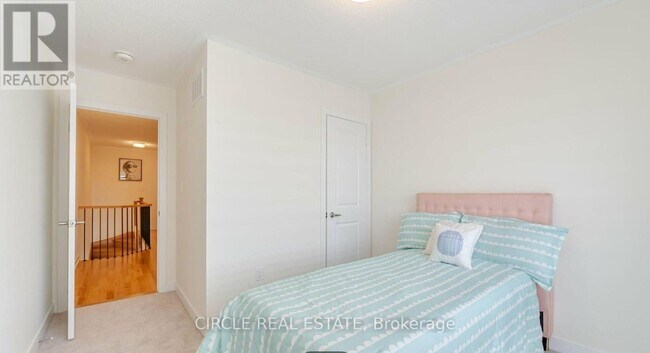 Building Photo - 2594 Castlegate Crossing