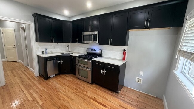 Foto del edificio - 137A Dekalb Ave