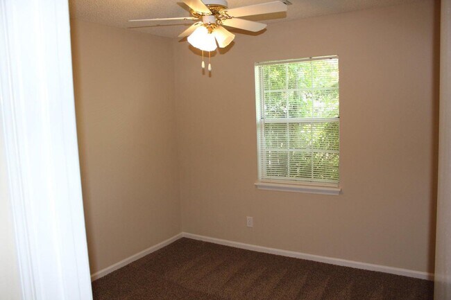 Foto del edificio - Charming 3 bedroom, 2 bath Home Located in...