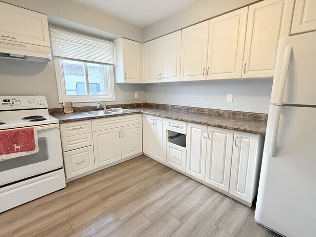 Photo du bâtiment - 1199 Afton Dr