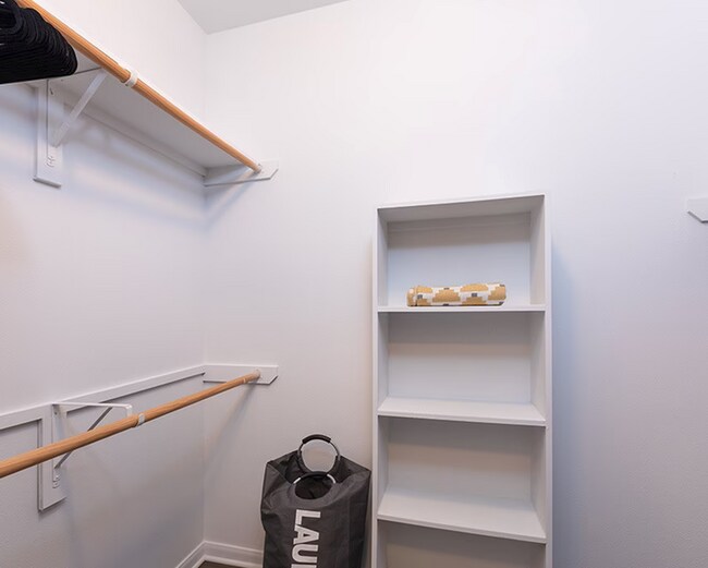 Foto del edificio - 300 W 3rd St