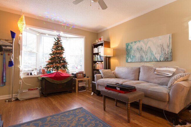 Foto del edificio - 2 BR Townhouse