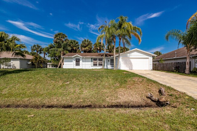 Foto del edificio - 4525 SW Van Dyke St
